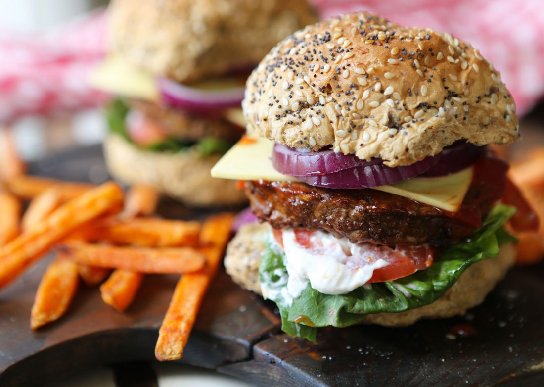 Vegan Cheeseburger (supermarket style)