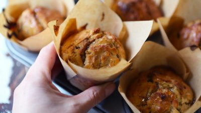 Breakfast Muffins with Apple & Peanut Butter