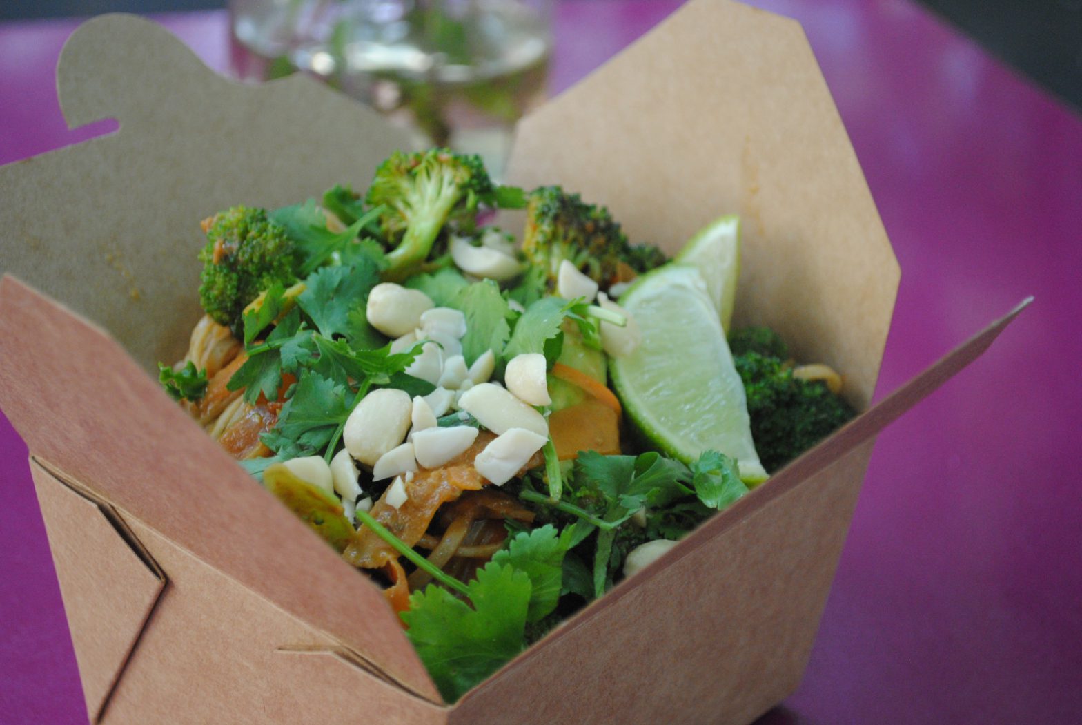 Easy Noodles & Veggies in a Peanut Chilli Ginger SauceEasy Noodles & Veggies in a Peanut Chilli Ginger Sauce